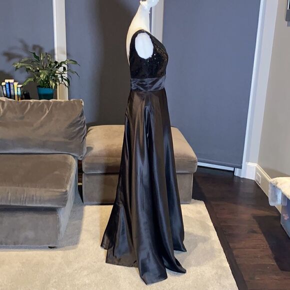 Women’s Black Full Length Sequined Bodice V-Neck Party Prom Dress Size 2 NWOT - Picture 7 of 11